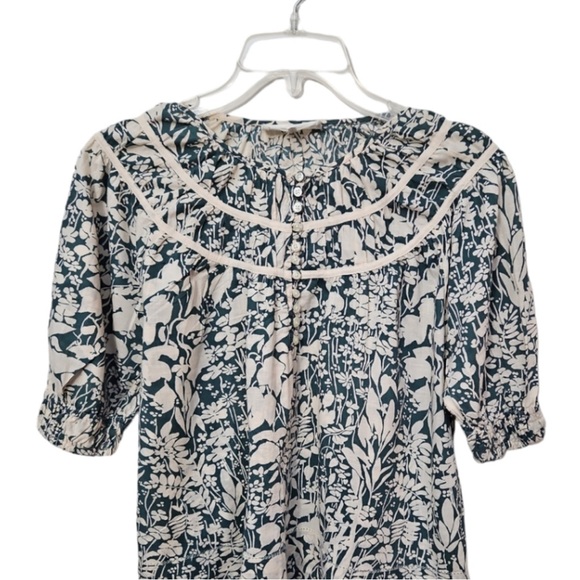 The Great. Size 2 (Medium) The Storyteller Top Green Cotton Floral Blouse - Picture 3 of 7